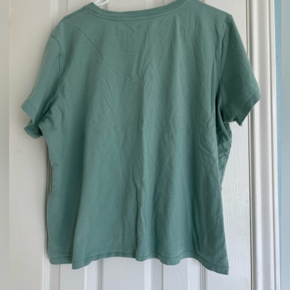 Levi's LE SS TEE women's green t-shirt with a floral logo print. Size 2XL - Picture 4 of 7